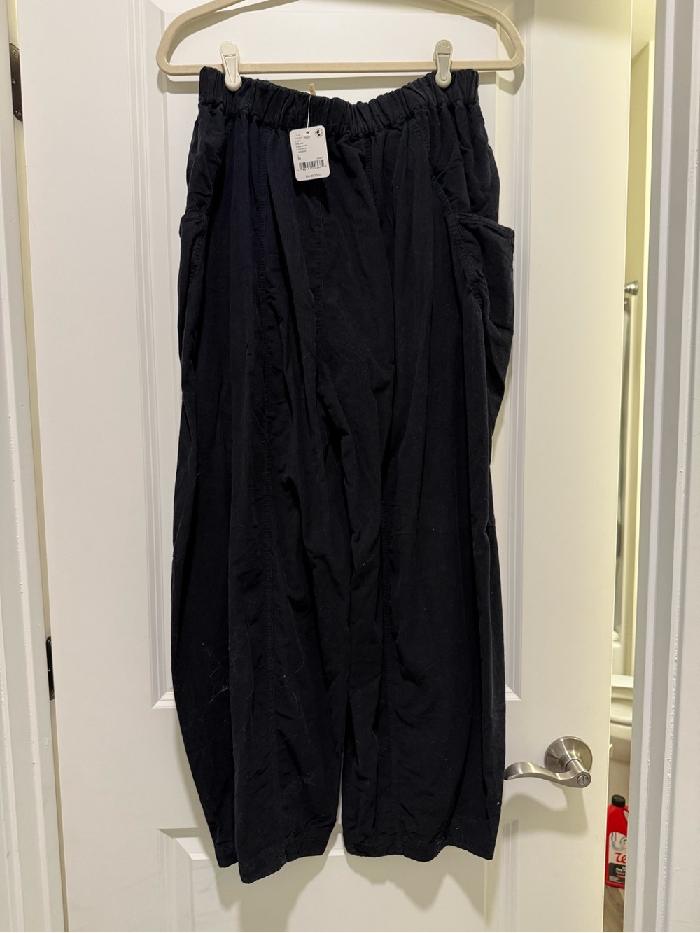 NWT Free People 100% Cotton Corduroy Barrel Pants 
Black